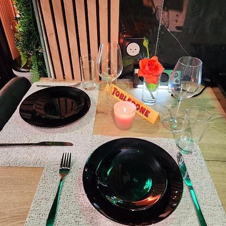 Jungle House Avec Jacuzzi A 10 Min De Disneyland -Taille Chambre- Conde-Sainte-Libiaire 외부 사진