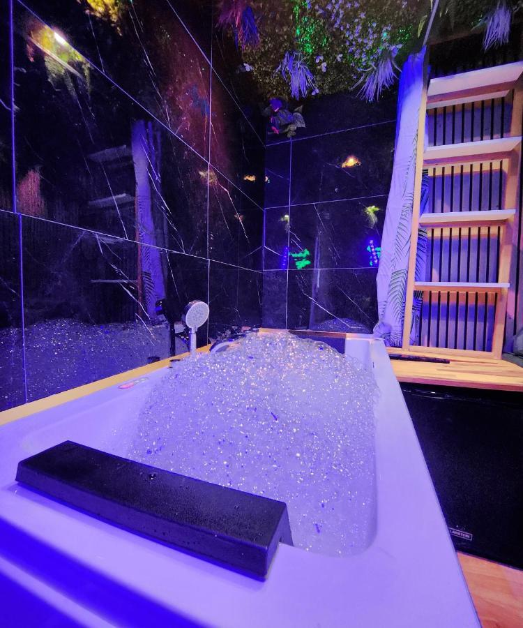 Jungle House Avec Jacuzzi A 10 Min De Disneyland -Taille Chambre- Conde-Sainte-Libiaire 외부 사진