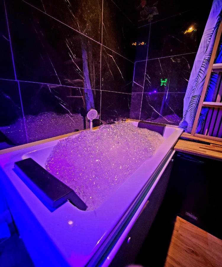 Jungle House Avec Jacuzzi A 10 Min De Disneyland -Taille Chambre- Conde-Sainte-Libiaire 외부 사진